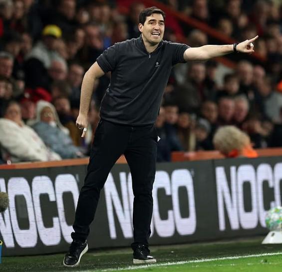 亿万28娱乐-邮报:热刺和水晶宫对伊劳拉感兴趣,但他倾向与伯恩茅斯续约